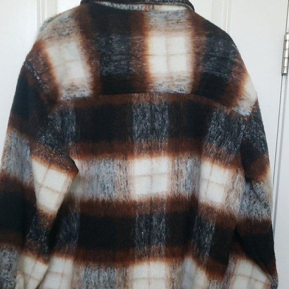 Brown and Black Lightweight Shirt Jacket with Plaid Pattern - Picture 5 of 6